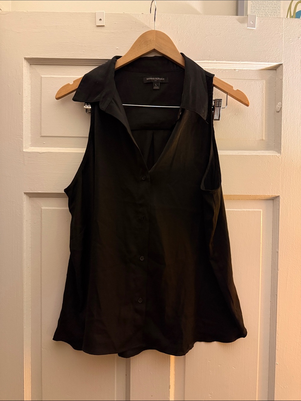 Banana Republic Black Sleeveless Collared Button-Down Top